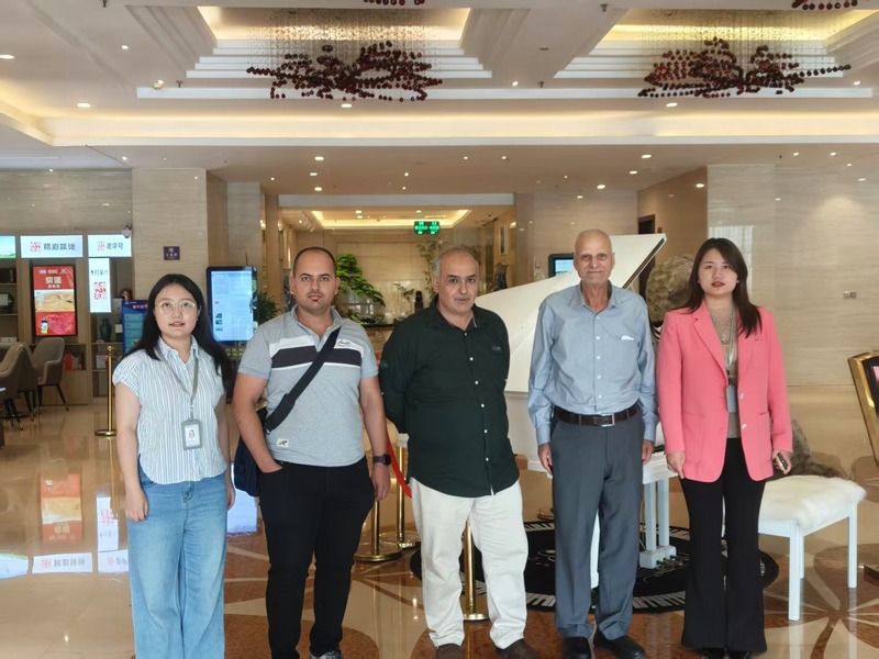 Customer visiting Shuliy egg tray machine factory 3