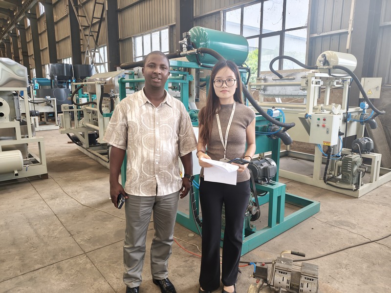 Customer visiting Shuliy egg tray machine factory 6